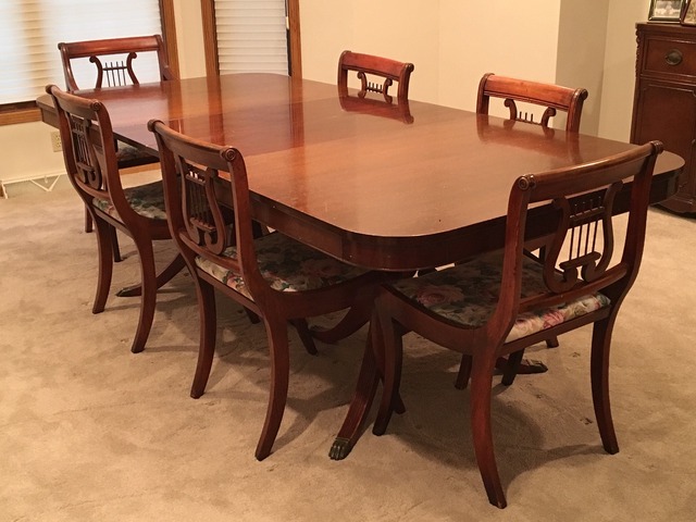 Duncan Phyfe Style Dining Room Set