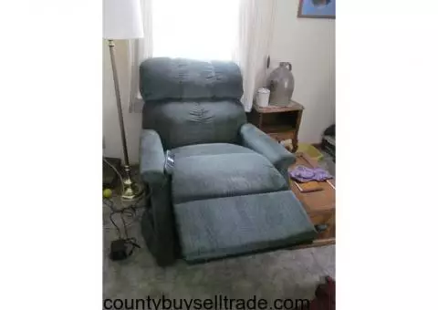 Lift Chair & Fold Out Couch
